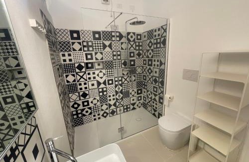 Old Town Apartment | Galleria Massimo Trilocale Frontemare - Agenzia Cocal