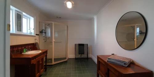 Moonta Bay House | Gallery on Ryan - Historic villa in the town centre