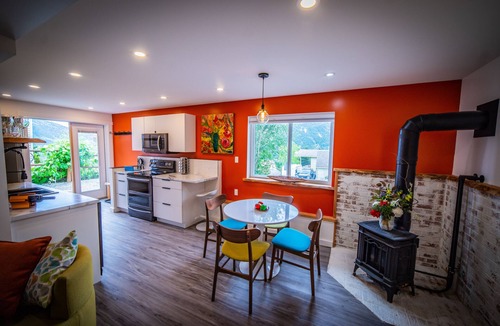 Nelson House | Gallery Suite at eARTh Studios