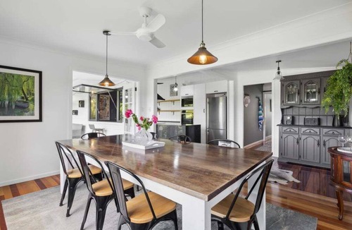 Coffs Harbour House | Gallipoli Getaway - Warm & Stylish, central location