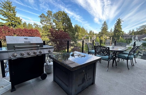 Saanich West House | Galloping Goose B&B in Beautiful Victoria