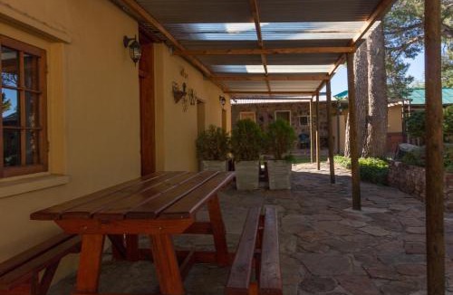 Three Sisters House | GaMamadi Guest Farm