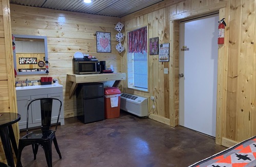 Cache Cabin | Gambling Buffalo Cabin near Casinos and Wichita Mountains Cache Medicine Park