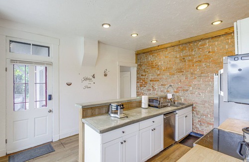 East Price Hill Cottage | Game Days, Grubs & More: Updated Cincinnati Home!