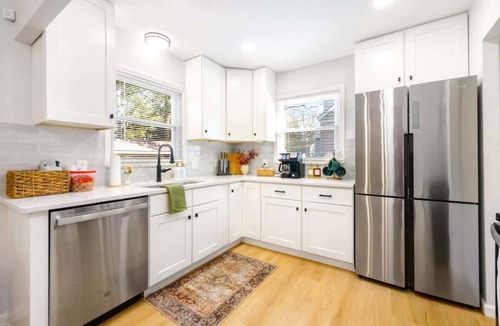 Parma Heights House | Game Room - Arcade - Sleeps 7 - Near Cleveland