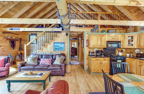 Stratton Cabin | Game Room, Deck! Cozy Ski Cabin Near Sugarloaf