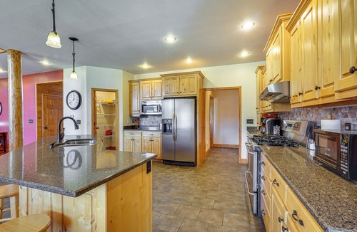 Climax Springs Cabin | Game Room, Deck & Yard: Lake of the Ozarks Retreat