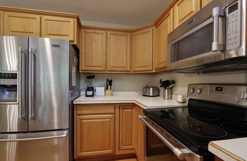 McGaheysville House | Game Room~Grill~Screen Porch~Fireplace~Top of Mountain~Walk to Most Amenities
