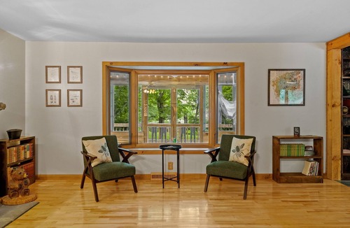 Town of Hope House | Game Room, Riverfront, Hot Tub, Sparkling Clean, 2-Acres "The Honeybee Cabin"