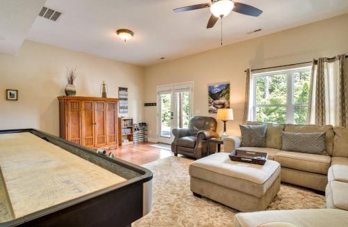 Fletcher House | Game Room & Views! 'Valley Myst' Fairview Home