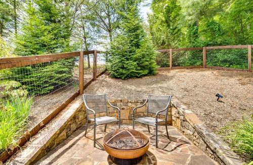 Fletcher House | Game Room & Views! 'Valley Myst' Fairview Home