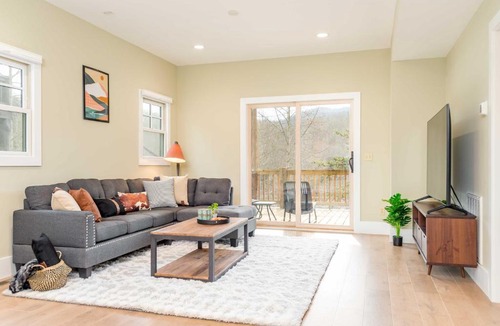 Cullowhee House | Game Room & Wraparound Decks: Cullowhee Home!