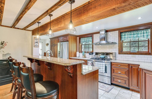 Greentown House | Game Room & Yard: Greentown Home Near State Park