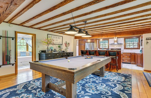 Greentown Cottage | Game Room & Yard: Greentown Home Near State Park