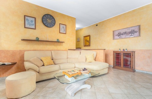 San Faustino-Madonnina-Quattroville Apartment | Ganden's Flat - One Bedroom Apartment, Sleeps 3