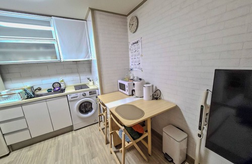 Yeoksam Apartment | Gangnam Station Cresyn2 4min Stay Signature Urban Cozy