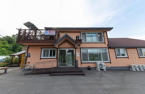 Jumunjin-eup House | Gangneung Hyangho Solhyang Pension