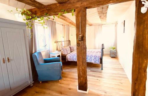 Nehren Apartment | Ganze Wohnung - Erdgeschoss - sehr ruhig - Hundefreundlich - Regendusche - Bodenheizung - Küche - easy Check-in mit Schlüsselbox