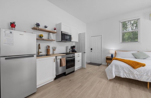 Smithfield House | Garage Studio King + Queen Studio | Private Patio
