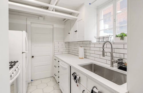 Cheesman Park Apartment | Garden Apartment at Humboldt House