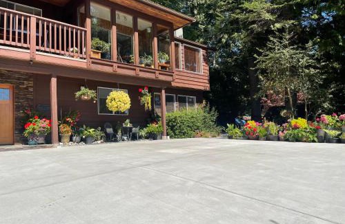 West Sechelt House | Garden Bridge House
