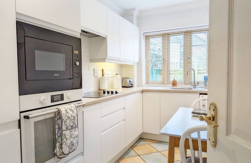 Boxgrove Apartment | Garden Flat - comfortable cottage for two close to Chichester and Goodwood
