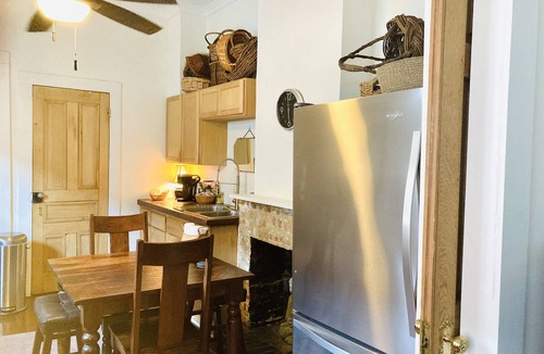 Faubourg Marigny Cottage | Garden Marigny Cottage Studio. Come to the cottage! Walk Everywhere!
