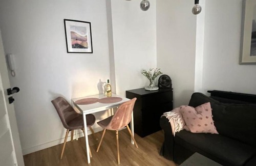 Grochow Apartment | Garden Place Studio
