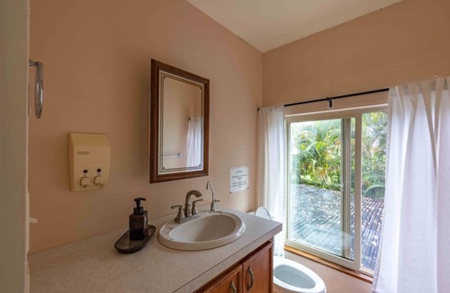 Haiku Resort | Garden Room Farm Stay in Haiku on Road to Hana