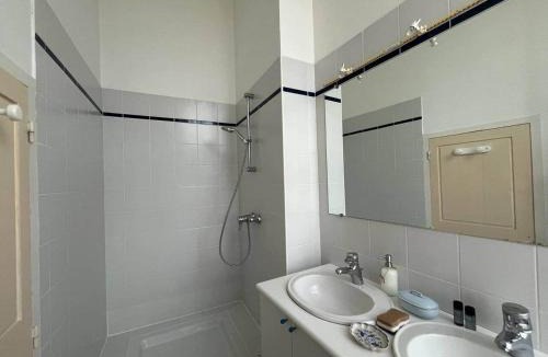Noyant Villa | Garden room