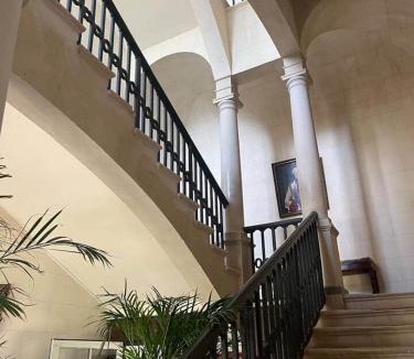 Noyant Villa | Garden room