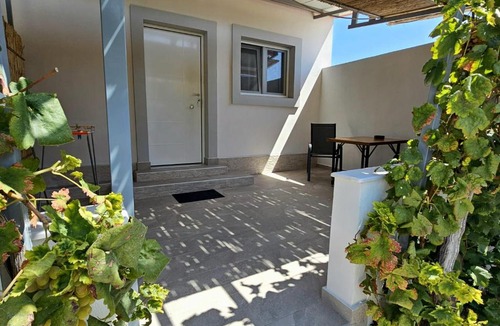 Salamis House | Garden Room with Private Patio Salamis