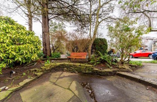 Hastings Apartment | Garden suite on Trinity St
