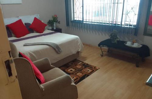 Greater Johannesburg Metropolitan Area House | Garden View Guesthouse Klinker