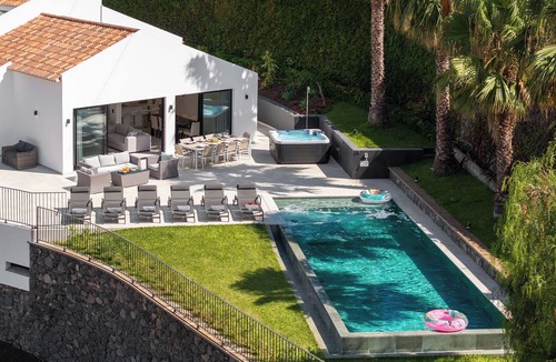 Sao Martinho Villa | Garden Villa – Luxury Retreat with Pool & Views