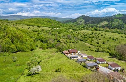 Bughea de Sus House | Garden Village Retreat
