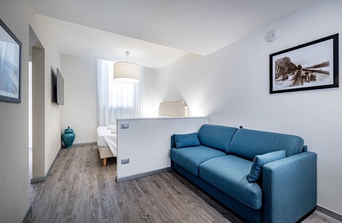 Prato Apartment | Garibaldi Palace loft Art Coll 1
