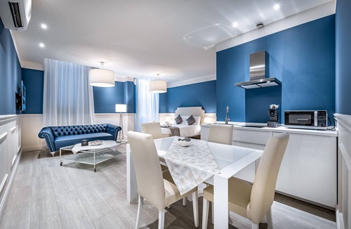 Prato Apartment | Garibaldi Palace The Blue Charme