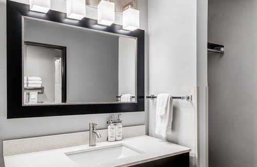 Auburn Hotel | Garner Auburn - Seattle by IHG