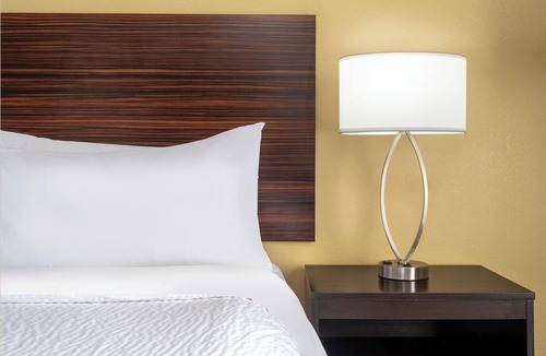 Norman Hotel | Garner Hotel Norman Universirty Area by IHG