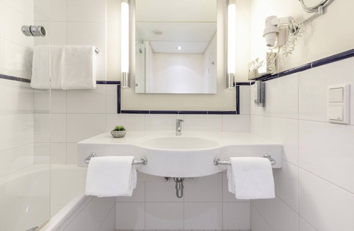 Ruesselsheim Hotel | Garner Hotel Rüsselsheim by IHG