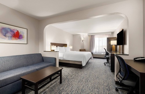 Topeka Hotel | Garner Hotel Topeka West by IHG