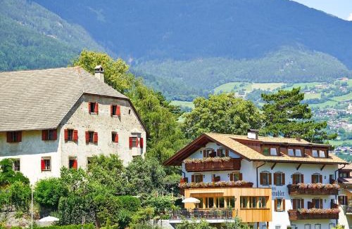 Gudon House | Garni Pramstrahler