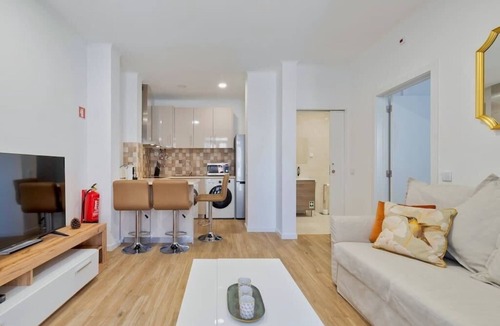 Setubal Apartment | Garrett Terrace