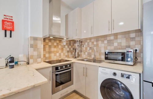 Setubal Apartment | Garrett Terrace