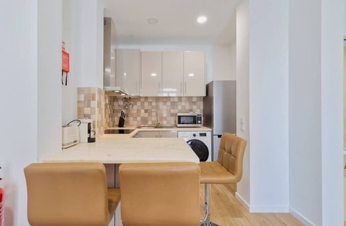 Setubal Apartment | Garrett Terrace