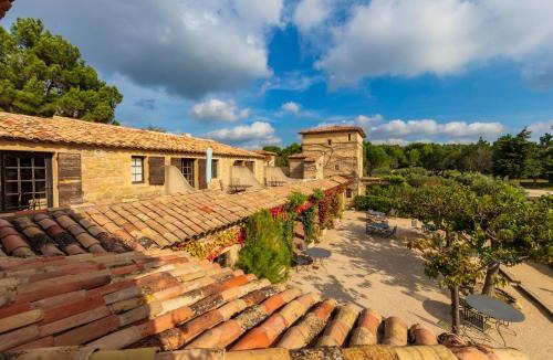 Salon-de-Provence Hotel | Garrigae Abbaye de Sainte Croix
