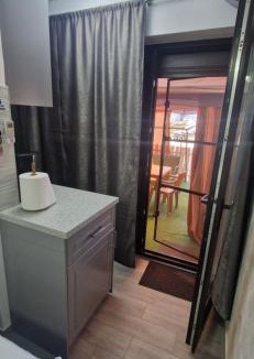 Saturn Apartment | Garsonieră Complex Alfa&Beta Saturn la parter cu terasă