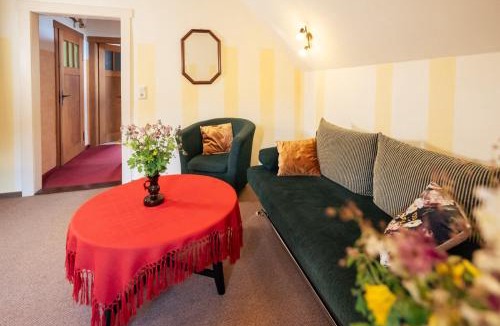 Hartenstein Apartment | Gartentraum, Feuergrill, Kids-Spielwelt, 4Räume
