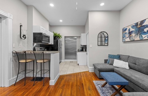 Clifton Apartment | Gaslight Villa 1-bedroom apartment in the heart of the Clifton Gaslight District